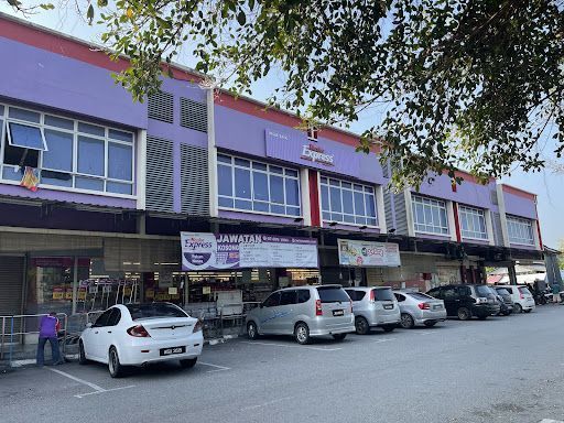 PASARAYA MASLEE PEKAN NENAS